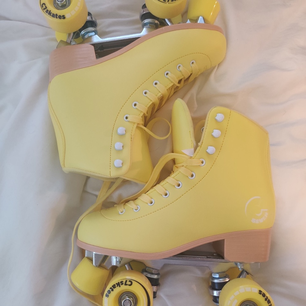 C7 Roller Skates Size 8